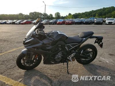Trzecie zdjęcie samochodu z tyłu: 2025 SUZUKI GSX800 F VIN:JS1EM13B3S7102409 - miniatura
