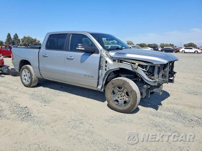 Czwarte zdjęcie samochodu z boku: 2021 RAM 1500 BIG HORN/LONE STAR VIN:1C6SRFFTXMN585964 - miniatura