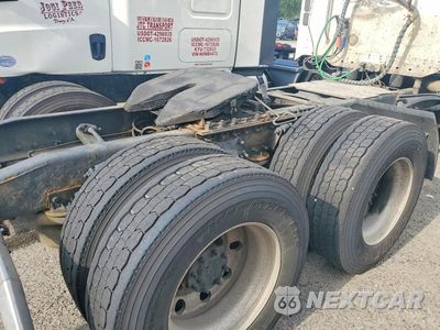 Zdjęcie 13 z 13 samochodu: 2006 FREIGHTLINER CST120 SEMI TRUCK VIN:1FUJBBCK06LX07056 - miniatura