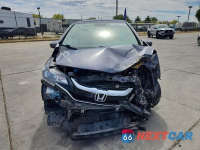 Piąte zdjęcie samochodu w środku: 2019 HONDA FIT LX VIN:3HGGK5H44KM730119 - miniatura