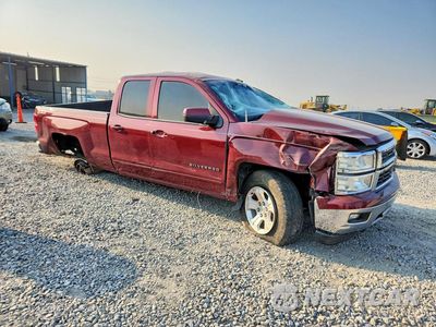 Czwarte zdjęcie samochodu z boku: 2015 CHEVROLET SILVERADO K1500 LT VIN:1GCVKREC6FZ156507 - miniatura