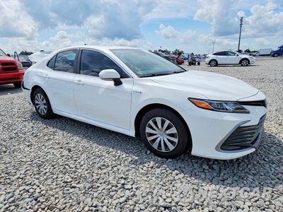 Czwarte zdjęcie samochodu z boku: 2021 TOYOTA CAMRY LE VIN:4T1C31AK6MU568340 - miniatura