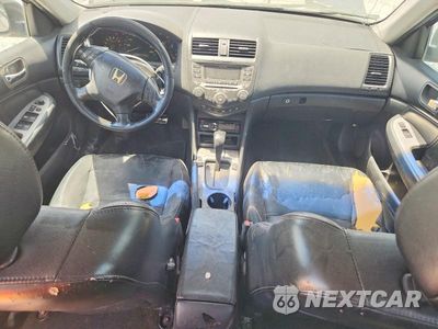Zdjęcie 8 z 12 samochodu: 2006 HONDA ACCORD EX VIN:1HGCM66596A018654 - miniatura