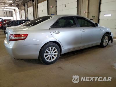 Trzecie zdjęcie samochodu z tyłu: 2010 TOYOTA CAMRY XLE V6 VIN:4T1BK3EK5AU106075 - miniatura
