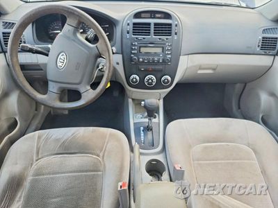 Zdjęcie 8 z 12 samochodu: 2008 KIA SPECTRA LX VIN:KNAFE121685540424 - miniatura