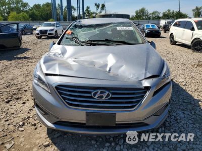 Piąte zdjęcie samochodu w środku: 2015 HYUNDAI SONATA SE VIN:5NPE24AF3FH013928 - miniatura