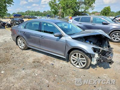 Czwarte zdjęcie samochodu z boku: 2017 VOLKSWAGEN PASSAT SEL PREMIUM VIN:1VWCT7A32HC031893 - miniatura