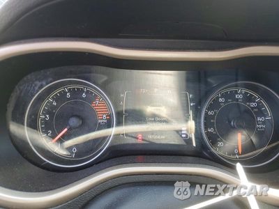 Zdjęcie 9 z 12 samochodu: 2016 JEEP CHEROKEE LATITUDE VIN:1C4PJLCS4GW189320 - miniatura