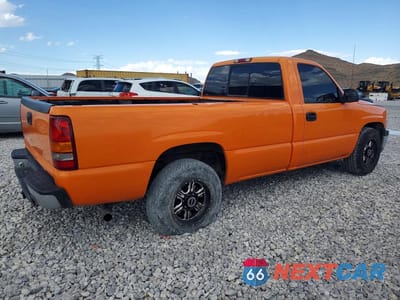 Trzecie zdjęcie samochodu z tyłu: 2002 CHEVROLET SILVERADO C1500 VIN:1GCEC14T02Z325270 - miniatura