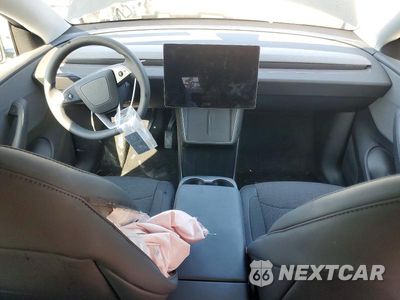 Zdjęcie 8 z 13 samochodu: 2026 TESLA MODEL Y VIN:7SAYGDEE0TA641486 - miniatura