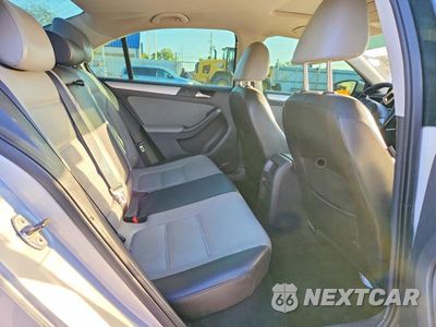 Zdjęcie 10 z 12 samochodu: 2013 VOLKSWAGEN JETTA HYBRID VIN:3VW637AJ4DM272648 - miniatura