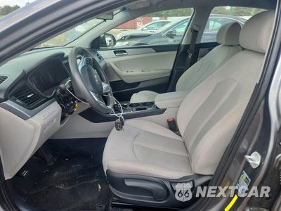 Zdjęcie 7 z 12 samochodu: 2019 HYUNDAI SONATA SE VIN:5NPE24AF2KH818961 - miniatura