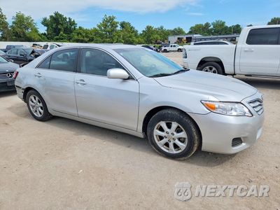 Czwarte zdjęcie samochodu z boku: 2010 TOYOTA CAMRY LE VIN:4T4BF3EKXAR072483 - miniatura