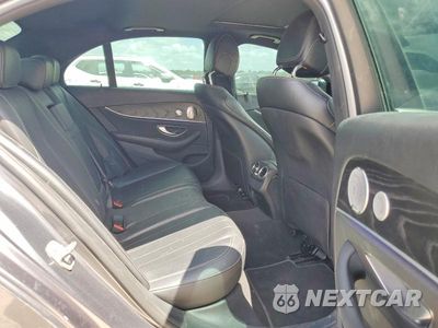 Zdjęcie 10 z 13 samochodu: 2017 MERCEDES-BENZ E 300 4MATIC VIN:WDDZF4KB1HA085485 - miniatura