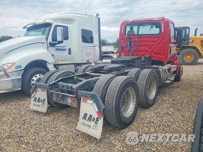 Trzecie zdjęcie samochodu z tyłu: 2018 INTERNATIONAL LT625 SEMI TRUCK VIN:3HSDZAPR0JN630571 - miniatura