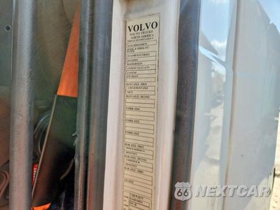 Zdjęcie 11 z 13 samochodu: 2016 VOLVO VNL SEMI TRUCK VIN:4V4NC9EH0GN948755 - miniatura