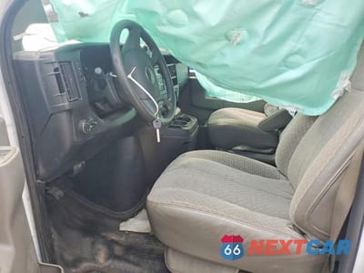 Zdjęcie 7 z 13 samochodu: 2017 GMC SAVANA G2500 VIN:1GTW7AFG3H1109560 - miniatura