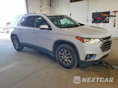 Czwarte zdjęcie samochodu z boku: 2018 CHEVROLET TRAVERSE LT VIN:1GNERGKW5JJ146340 - miniatura