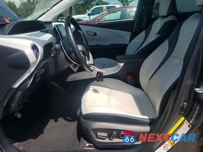 Zdjęcie 7 z 12 samochodu: 2018 TOYOTA PRIUS FOUR TOURING VIN:JTDKARFU4J3059413 - miniatura