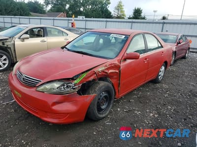 2005 TOYOTA CAMRY LE 4T1BE30KX5U969085 - główne zdjęcie licytacji z USA - miniatura