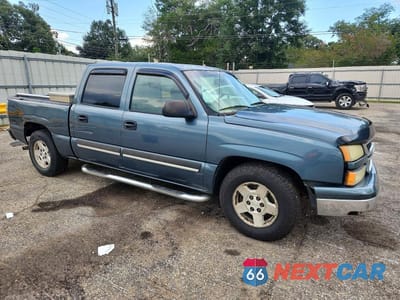 Czwarte zdjęcie samochodu z boku: 2006 CHEVROLET SILVERADO C1500 VIN:2GCEC13T561173762 - miniatura