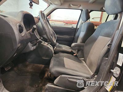 Zdjęcie 7 z 12 samochodu: 2014 JEEP PATRIOT LATITUDE VIN:1C4NJRFB6ED817621 - miniatura