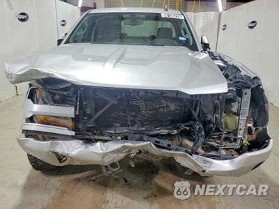Piąte zdjęcie samochodu w środku: 2018 CHEVROLET SILVERADO K1500 LT VIN:3GCUKREC4JG556280 - miniatura