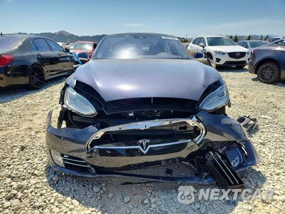 Piąte zdjęcie samochodu w środku: 2015 TESLA MODEL S VIN:5YJSA1E21FF111642 - miniatura