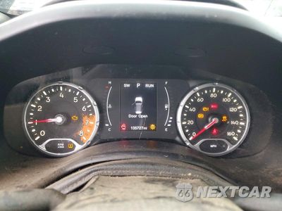 Zdjęcie 9 z 12 samochodu: 2018 JEEP RENEGADE SPORT VIN:ZACCJBAB4JPH00038 - miniatura