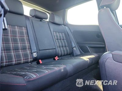 Zdjęcie 10 z 12 samochodu: 2011 VOLKSWAGEN GTI VIN:WVWED7AJ2BW112860 - miniatura