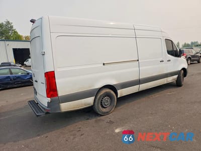 Trzecie zdjęcie samochodu z tyłu: 2023 MERCEDES-BENZ SPRINTER 2500 DELIVERY VAN VIN:W1Y4KCHY3PT152608 - miniatura