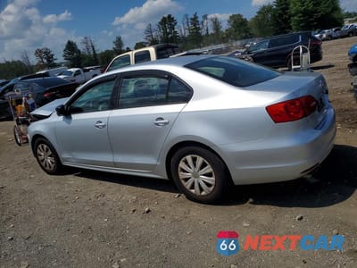 Drugie zdjęcie samochodu z przodu: 2014 VOLKSWAGEN JETTA BASE VIN:3VW1K7AJ5EM319426 - miniatura