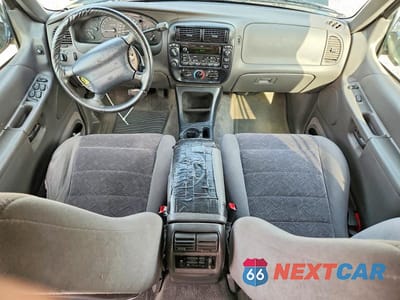 Zdjęcie 8 z 13 samochodu: 2000 FORD EXPLORER XLT VIN:1FMZU73E2YZA15906 - miniatura