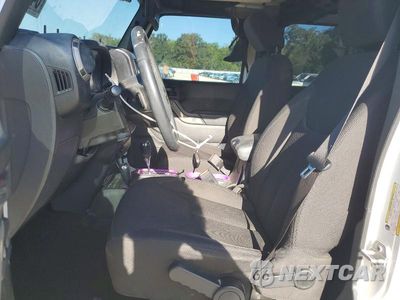 Zdjęcie 7 z 13 samochodu: 2017 JEEP WRANGLER UNLIMITED SPORT VIN:1C4BJWDG3HL514970 - miniatura