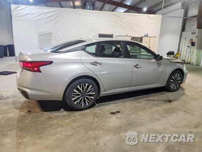Trzecie zdjęcie samochodu z tyłu: 2025 NISSAN ALTIMA SV VIN:1N4BL4DV8SN358052 - miniatura