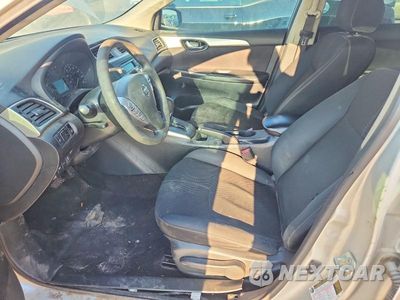 Zdjęcie 7 z 12 samochodu: 2017 NISSAN SENTRA S VIN:3N1AB7AP8HY324076 - miniatura