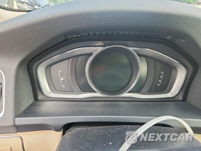 Zdjęcie 9 z 13 samochodu: 2014 VOLVO S60 T5 VIN:YV1612FS0E2273103 - miniatura