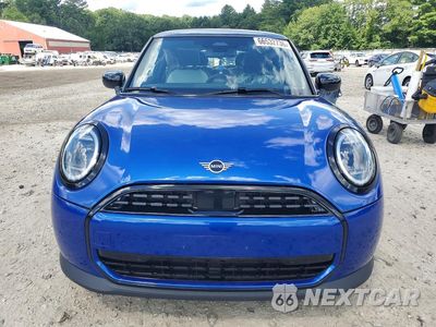 Piąte zdjęcie samochodu w środku: 2025 MINI COOPER BASE VIN:WMW13GD08S2X52192 - miniatura