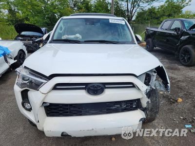 Piąte zdjęcie samochodu w środku: 2024 TOYOTA 4RUNNER SR5 PREMIUM VIN:JTEFU5JR6R5311808 - miniatura
