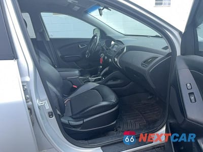Piąte zdjęcie samochodu w środku: 2014 HYUNDAI TUCSON SE VIN:KM8JUCAG7EU796599 - miniatura