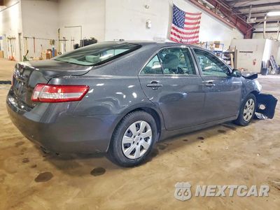 Trzecie zdjęcie samochodu z tyłu: 2010 TOYOTA CAMRY LE VIN:4T1BF3EK3AU571524 - miniatura