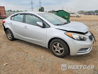 Czwarte zdjęcie samochodu z boku: 2015 KIA FORTE LX VIN:KNAFK4A60F5406092 - miniatura