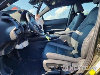 Zdjęcie 7 z 14 samochodu: 2025 LEXUS UX 300H PREMIUM VIN:JTHUCJDH3S2010879 - miniatura