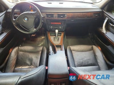 Zdjęcie 8 z 12 samochodu: 2011 BMW 328 XI VIN:WBAPK7G50BNN48828 - miniatura