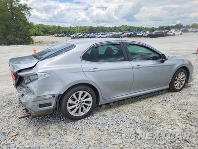 Trzecie zdjęcie samochodu z tyłu: 2023 TOYOTA CAMRY LE VIN:4T1C11AK1PU110893 - miniatura