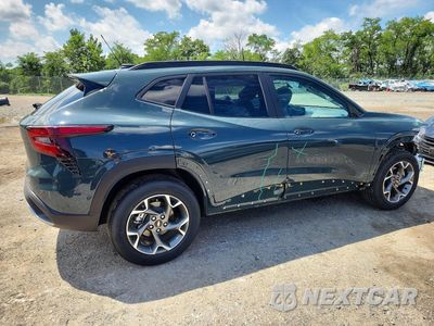 Trzecie zdjęcie samochodu z tyłu: 2026 CHEVROLET TRAX 1LT VIN:KL77LHEP6TC046815 - miniatura