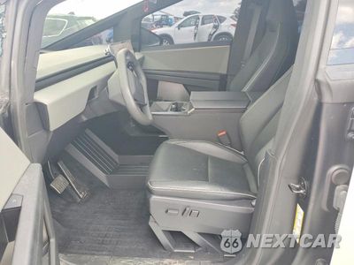 Zdjęcie 7 z 12 samochodu: 2025 TESLA CYBERTRUCK VIN:7G2CEHED3SA074147 - miniatura