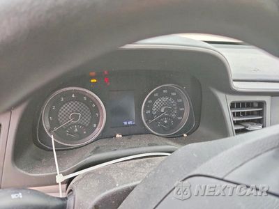 Zdjęcie 9 z 12 samochodu: 2019 HYUNDAI ELANTRA SE VIN:5NPD74LF4KH489710 - miniatura