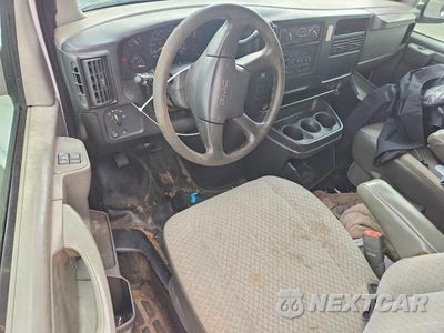 Zdjęcie 8 z 13 samochodu: 2005 GMC SAVANA G2500 VIN:1GTGG29V251251804 - miniatura