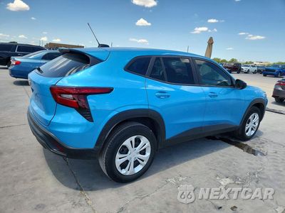 Trzecie zdjęcie samochodu z tyłu: 2025 CHEVROLET TRAX LS VIN:KL77LFEP1SC271629 - miniatura